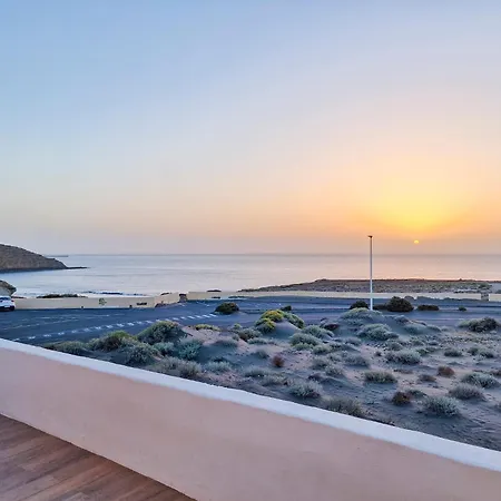 Seaside Jacuzzi Pool Free Surf Retreat El Médano