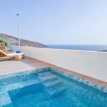 Seaside Jacuzzi Pool Free Surf Retreat El Médano