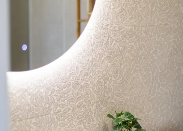 Seaside Jacuzzi Pool Free Surf Retreat