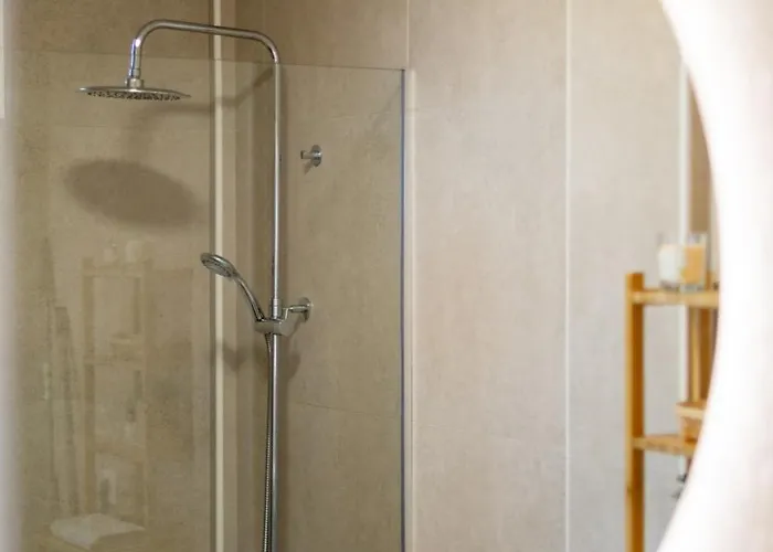 Seaside Jacuzzi Pool Free Surf Retreat *