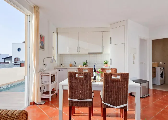 Seaside Jacuzzi Pool Free Surf Retreat