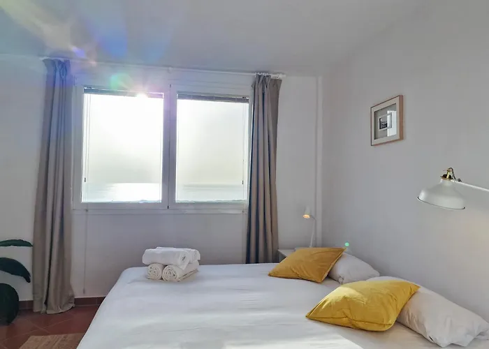 Hébergement de vacances Seaside Jacuzzi Pool Free Surf Retreat *