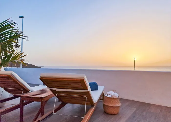 Seaside Jacuzzi Pool Free Surf Retreat Hébergement de vacances *