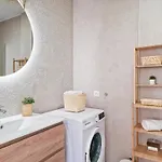 Дом отдыха Seaside Jacuzzi Pool Free Surf Retreat *