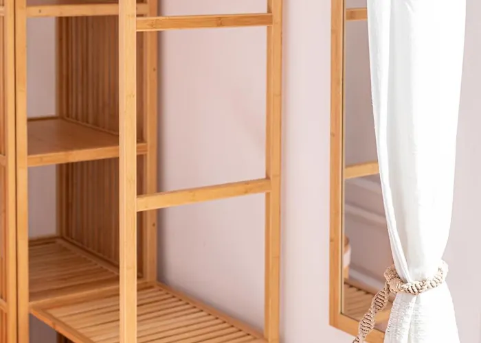 Seaside Jacuzzi Pool Free Surf Retreat