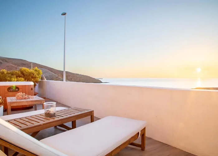 Seaside Jacuzzi Pool Free Surf Retreat Semesterbostad El Médano