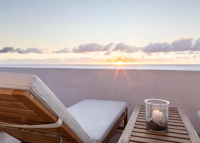 Dom wakacyjny Seaside Jacuzzi Pool Free Surf Retreat *