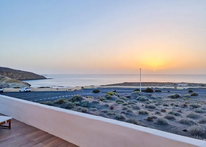 Seaside Jacuzzi Pool Free Surf Retreat El Médano