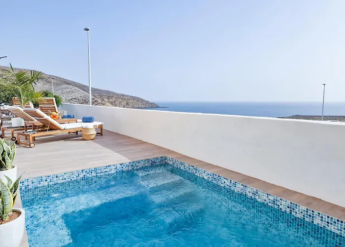 Seaside Jacuzzi Pool Free Surf Retreat El Médano