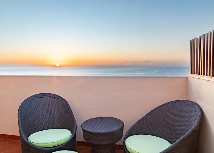 Seaside Jacuzzi Pool Free Surf Retreat El Medano (Tenerife)