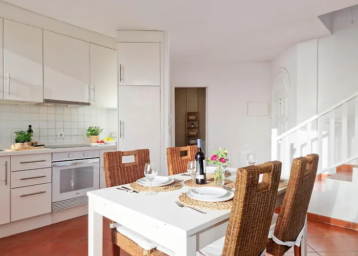 Seaside Jacuzzi Pool Free Surf Retreat * El Medano (Tenerife)