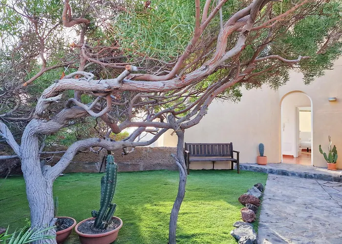 Seaside Jacuzzi Pool Free Surf Retreat Holiday home